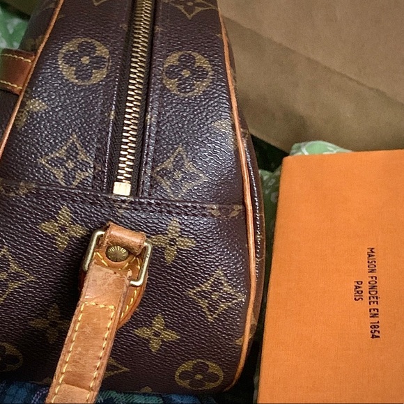 SOLD | LOUIS VUITTON BLOIS - Picture 6 of 8